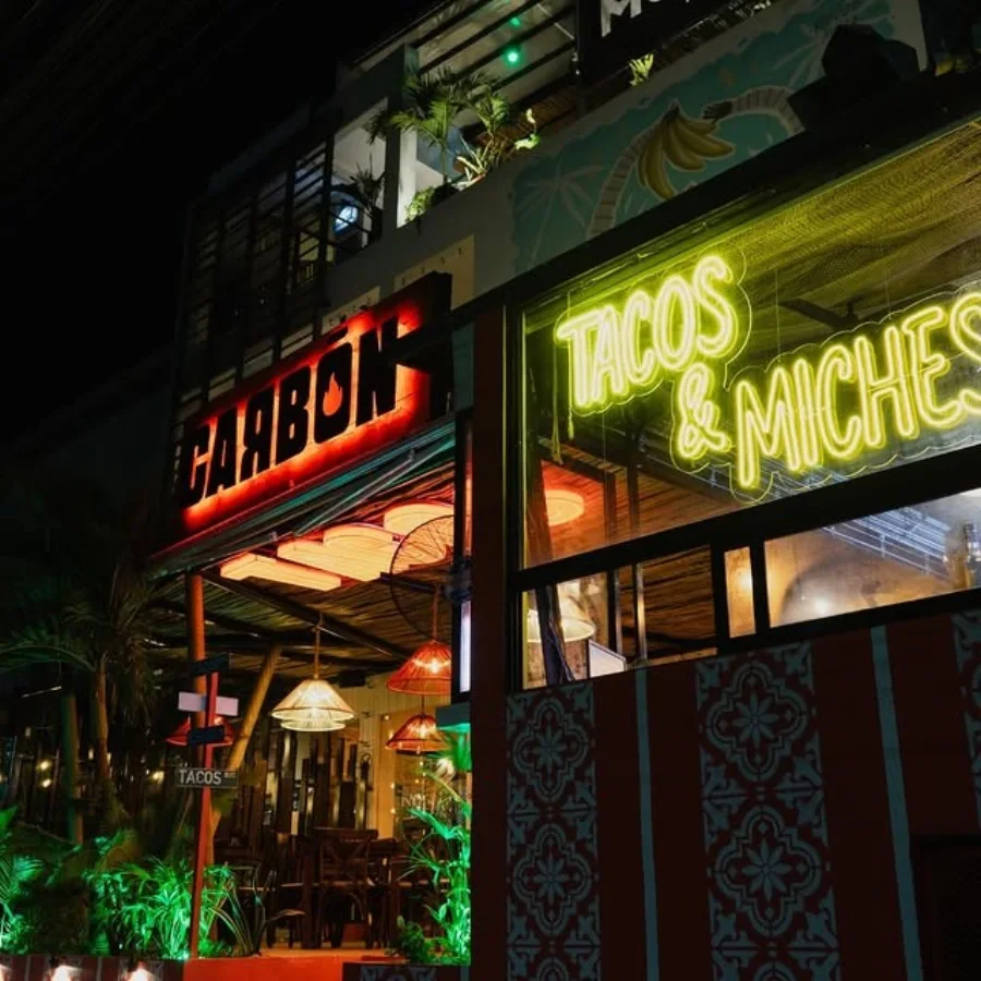 Taquería Carbón chez Nomads, Cancún